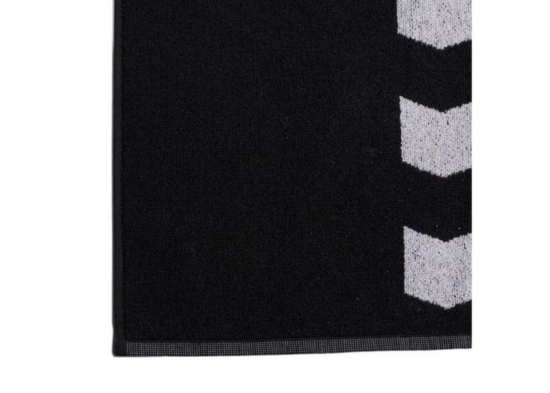 Pyyhe adidas Training Towel FM7607 kuvasuurennos