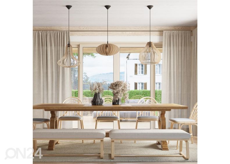 Riippuvalaisin Aprilla, puu kuvasuurennos