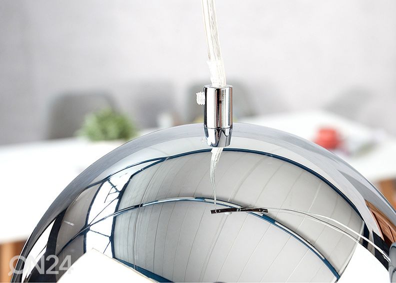 Riippuvalaisin Chromagon kuvasuurennos