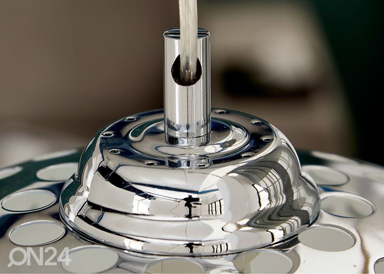 Riippuvalaisin Chrome Ball kuvasuurennos