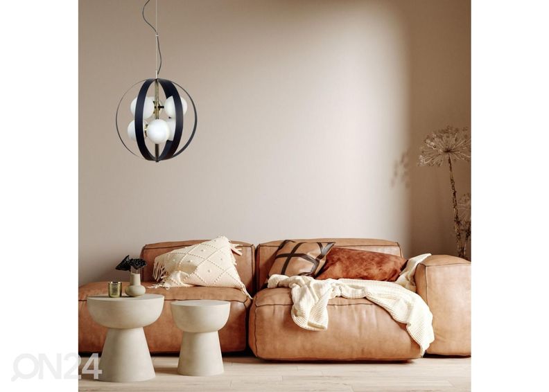 Riippuvalaisin Nela 6 kuvasuurennos