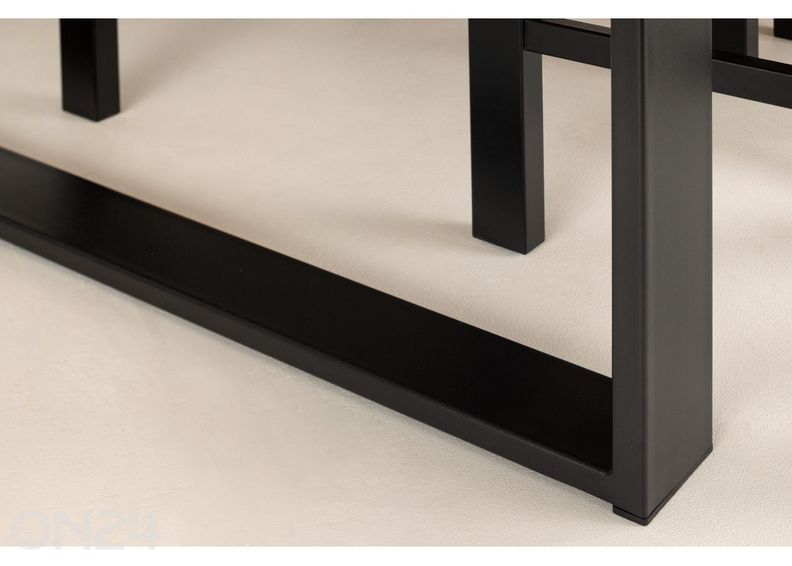 Ruokapöytä Tommy kuvasuurennos