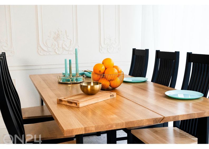 Ruokapöytä Tommy kuvasuurennos