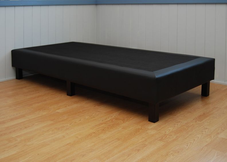 Sängynrunko HILTON 70x200 cm kuvasuurennos
