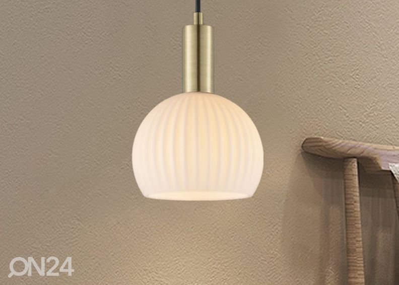 Seinävalaisin Credo kuvasuurennos