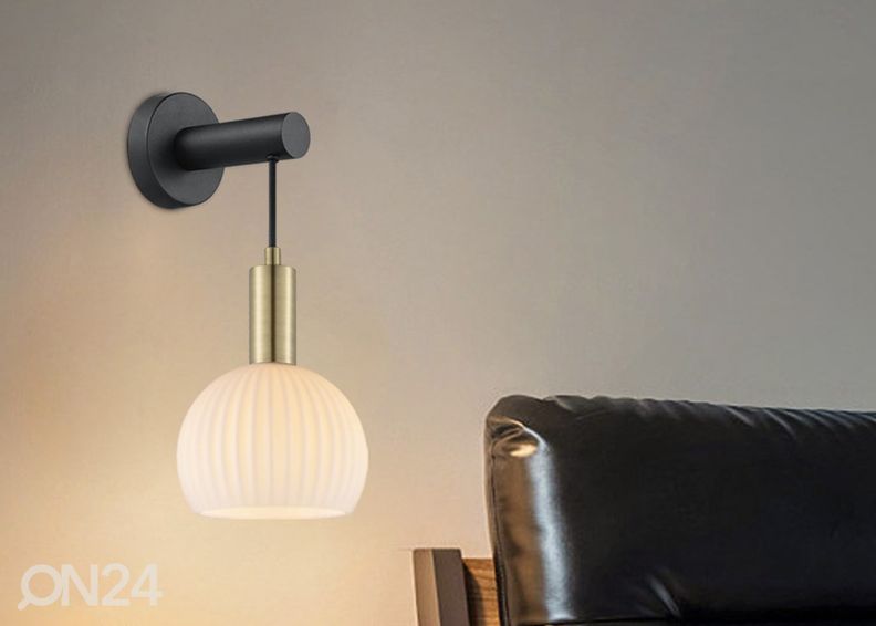 Seinävalaisin Credo kuvasuurennos