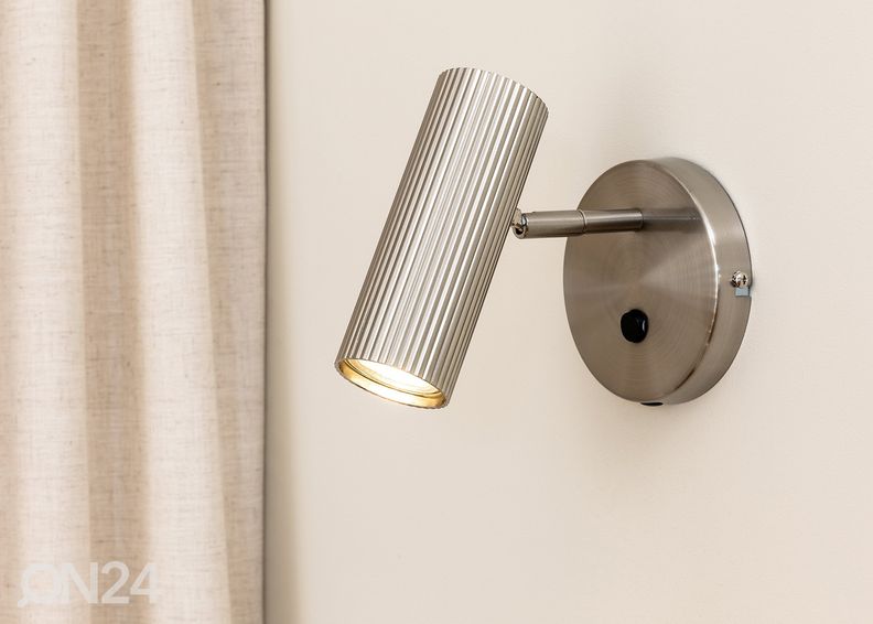 Seinävalaisin Hubble, teräs kuvasuurennos