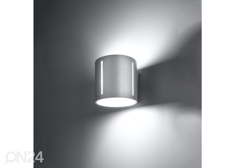 Seinävalaisin Inez, valkoinen kuvasuurennos