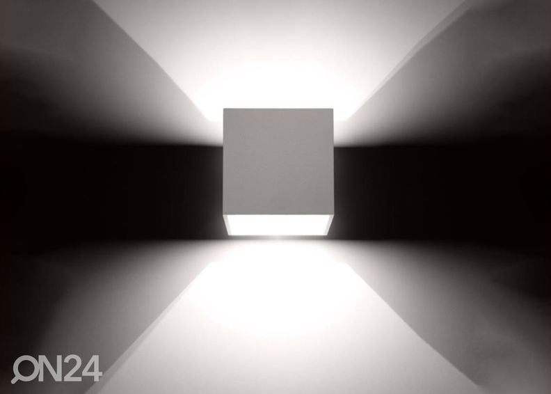 Seinävalaisin Quad 1, valkoinen kuvasuurennos