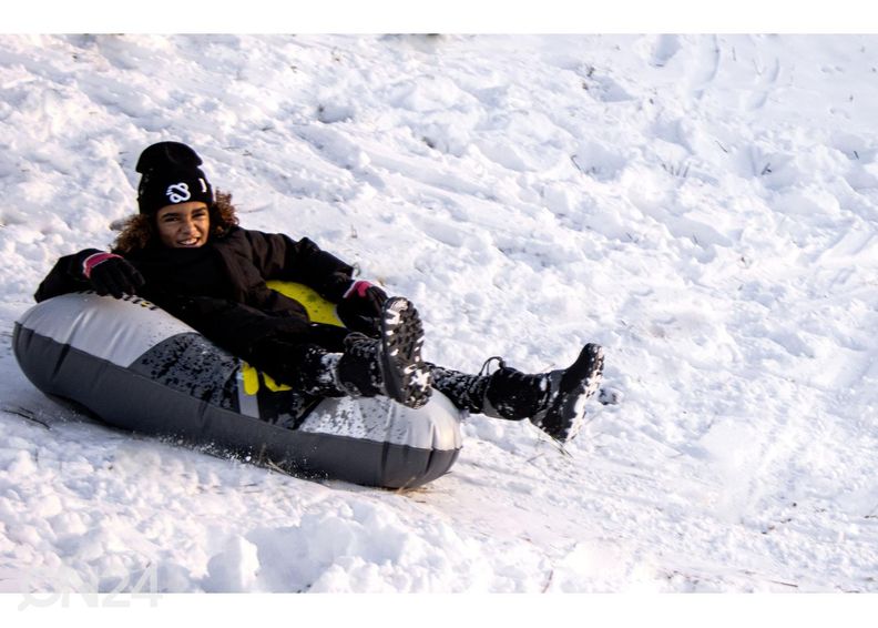 Snowtube liukuri Tri Kyrill kuvasuurennos