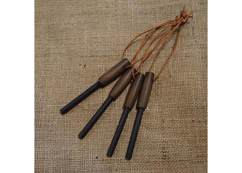 Tulukset JuBö Buschcraft Firesteel Oak kuvasuurennos