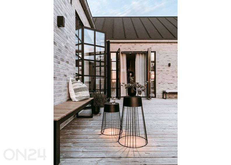 Ulkovalaisin Koster, musta kuvasuurennos