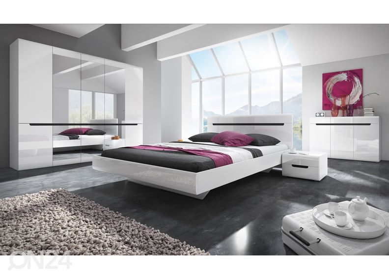 Vaatekaappi kuvasuurennos