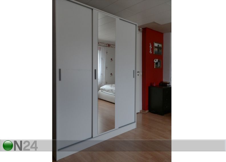 Vaatekaappi FOCUS kuvasuurennos