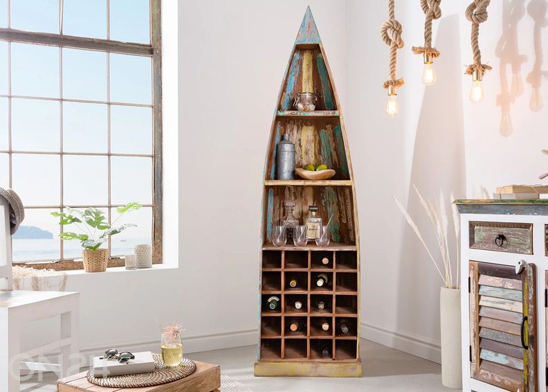 Viinihylly Jakarta kuvasuurennos