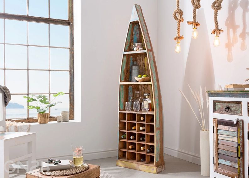 Viinihylly Jakarta kuvasuurennos