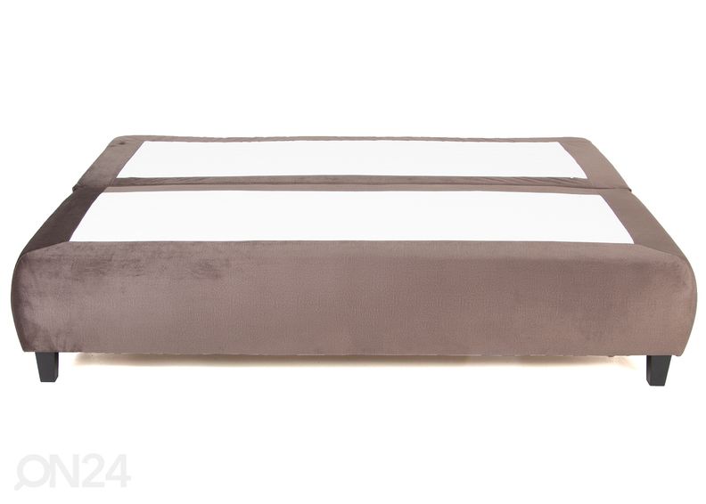 Vuodesohva vuodevaatelaatikolla kuvasuurennos