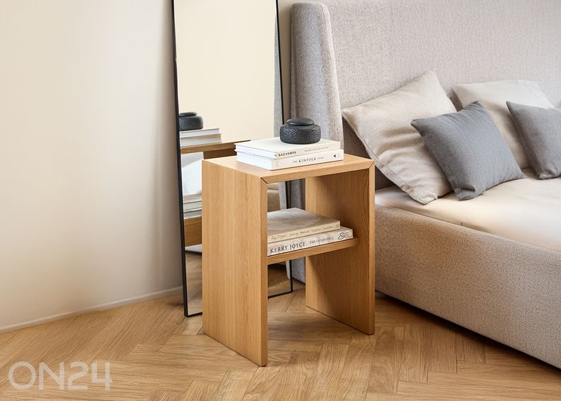 Yöpöytä Arlon kuvasuurennos