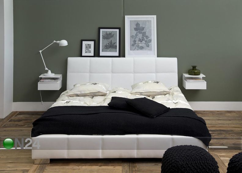 Yöpöytä Ashlan kuvasuurennos