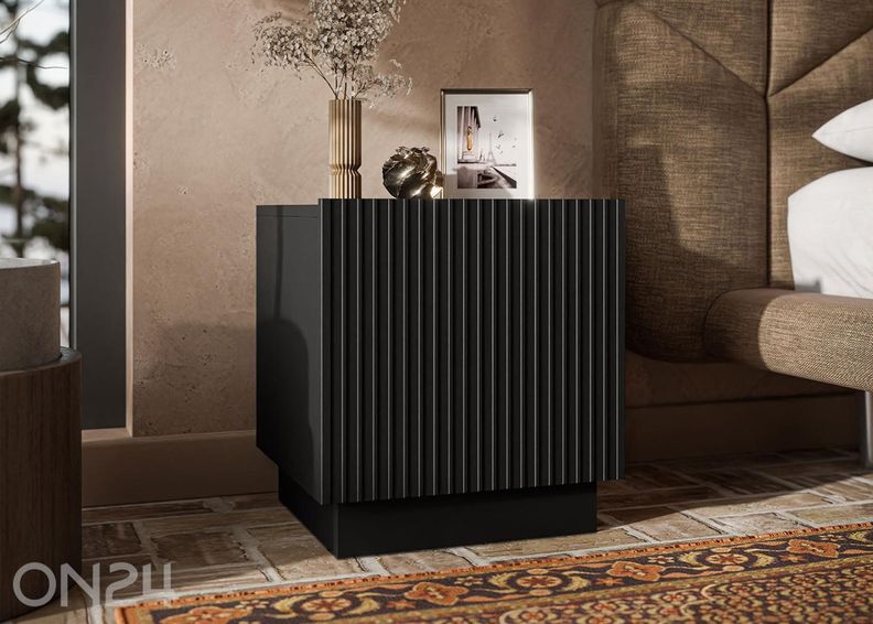 Yöpöytä Liverti, 2kpl kuvasuurennos