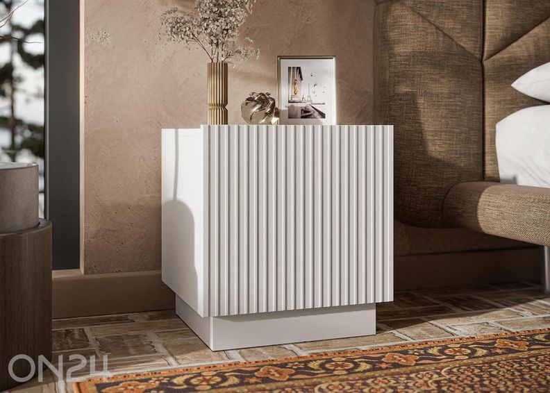 Yöpöytä Liverti, 2kpl kuvasuurennos