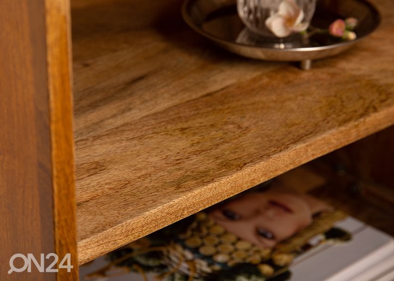 Yöpöytä Scorpion kuvasuurennos