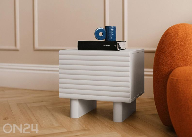 Yöpöytä Toyo kuvasuurennos