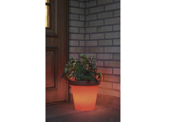 Kukkaruukku LED valaistuksella