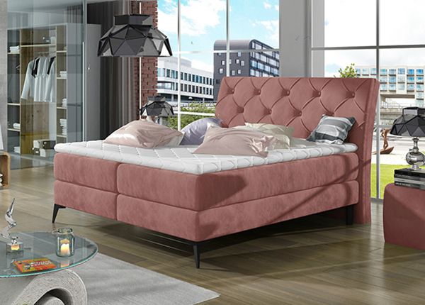 Jenkkisänky vuodevaatelaatikolla