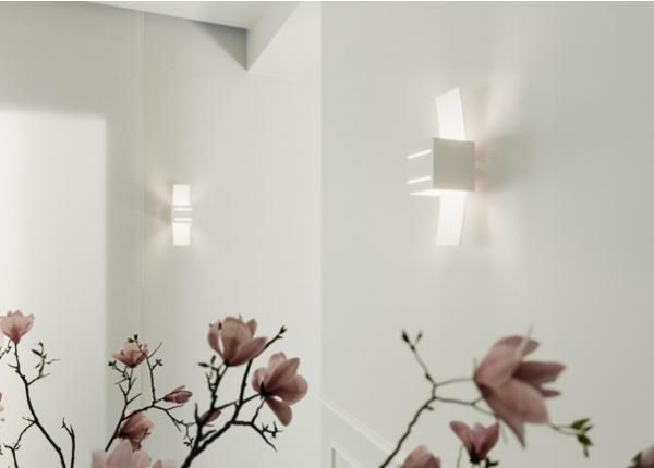 Seinävalaisin Loreto, valkoinen