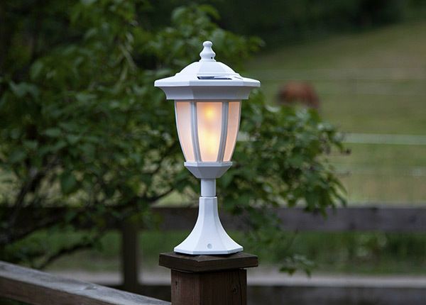 Ulkovalaisin aurinkokennolla 4in1
