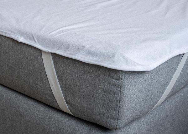 Vedenpitävä patjan suoja Siiri 140x200 cm PU / frotee kuminauhoilla