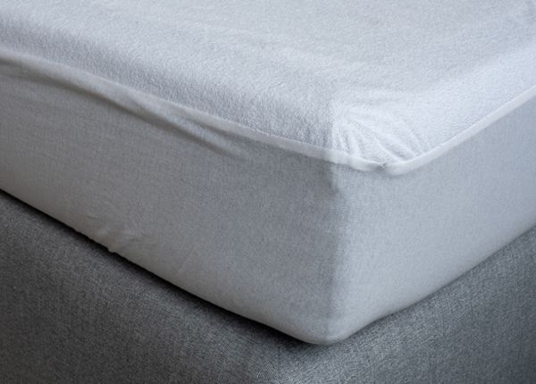 Vedenpitävä patjan suoja Siiri 180x200 cm PU / froteehelmalla